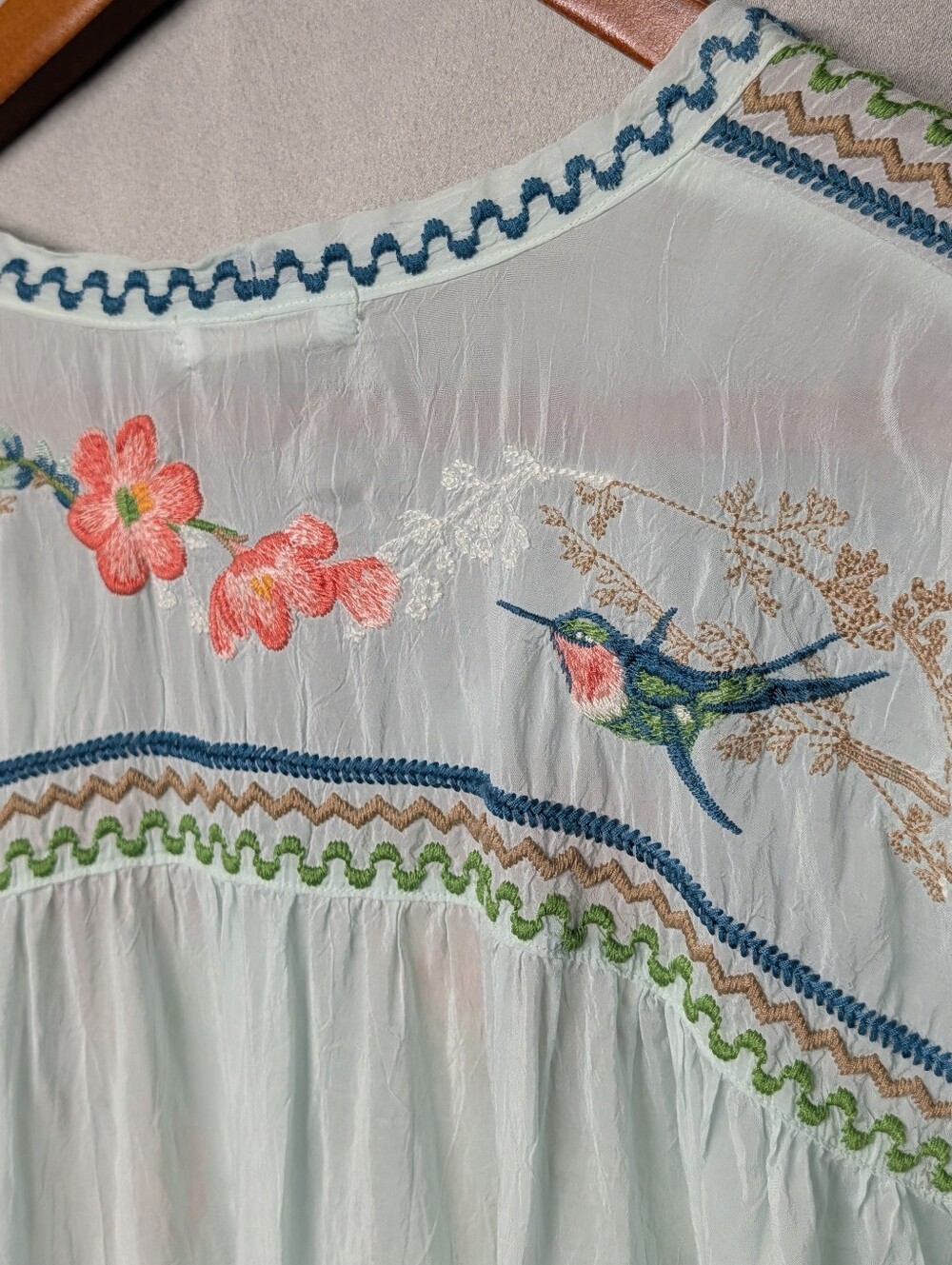 Johnny Was Aqua Tie-Neck Tunic with Flowers + Hummingbird Embroidery Size Small - Picture 14 of 14